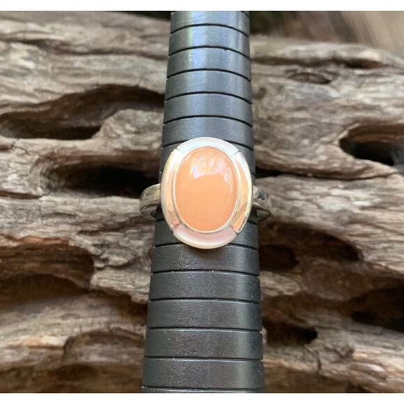 Pink Aventurine, Mother of Pearl, and Sterling Silver Ring - Picture 2 of 5